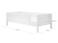 Einzelbett mit Absturzsicherung