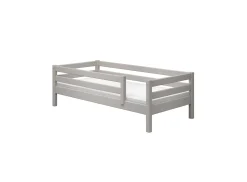 Einzelbett mit Absturzsicherung