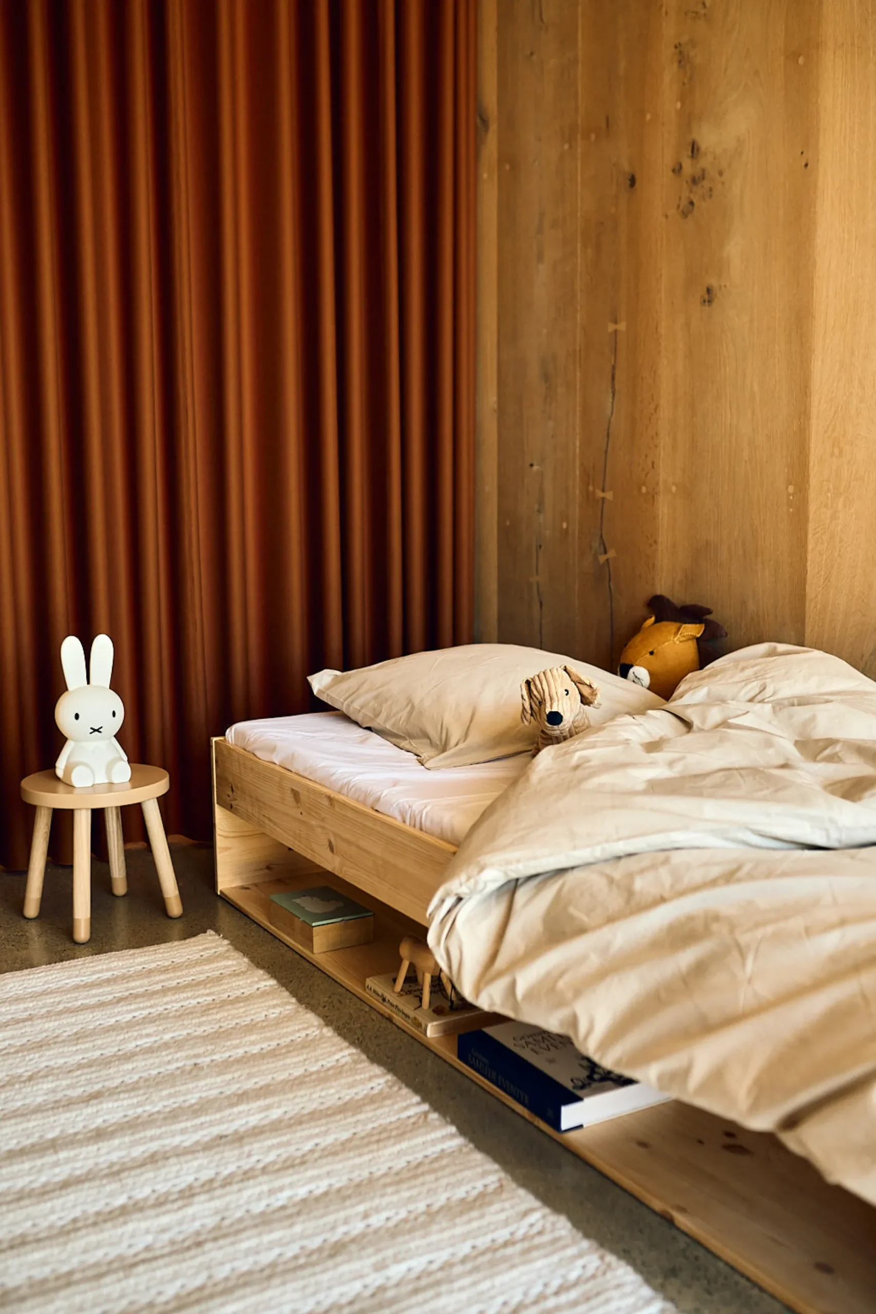 Einzelbett mit Regal, 90x200 cm