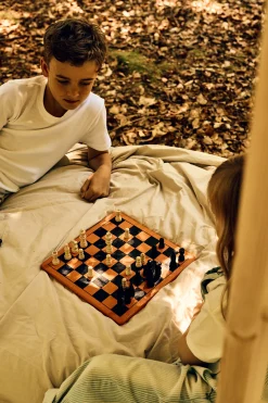 Etagenbett mit senkrechter Leiter