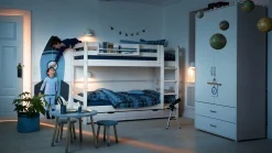 Etagenbett mit senkrechter Leiter