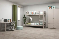 Etagenbett mit zusätzlicher Höhe und senkrechter Leiter