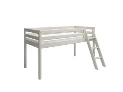 Halbhohes Bett mit Schrägleiter