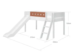 Halbhohes Bett mit Schrägleiter und Rutsche