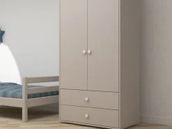 Kleiderschrank