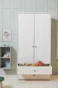 Kleiderschrank