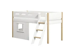 Mittelhohes Bett, mit Schrägleiter & Baumhaus-Bettenfronten, weiß