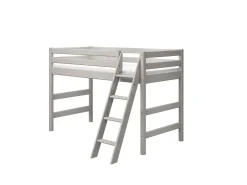 Mittelhohes Bett mit Schrägleiter