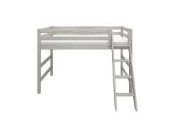 Mittelhohes Bett mit Schrägleiter