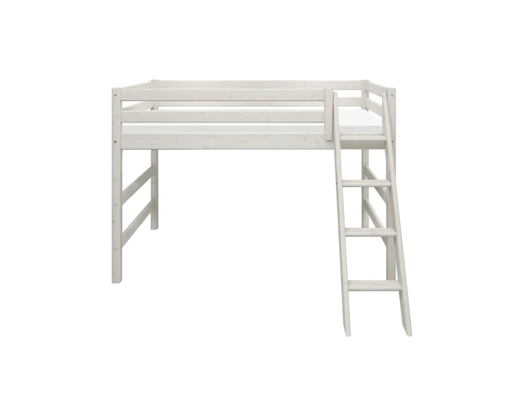 Mittelhohes Bett mit Schrägleiter