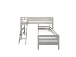 Mittelhohes Bett mit Schrägleiter