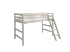 Mittelhohes Bett mit Schrägleiter