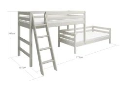 Mittelhohes Bett mit Schrägleiter